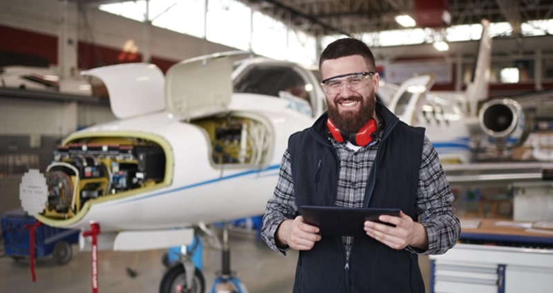 aircraft maintanence mechanic